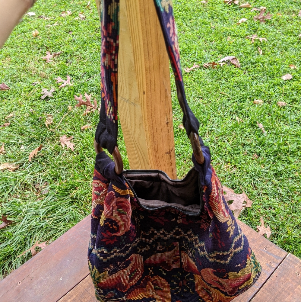 Embroidered bag - Picture 4 of 5